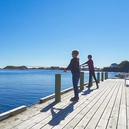 Hotel Fast Henningsvær